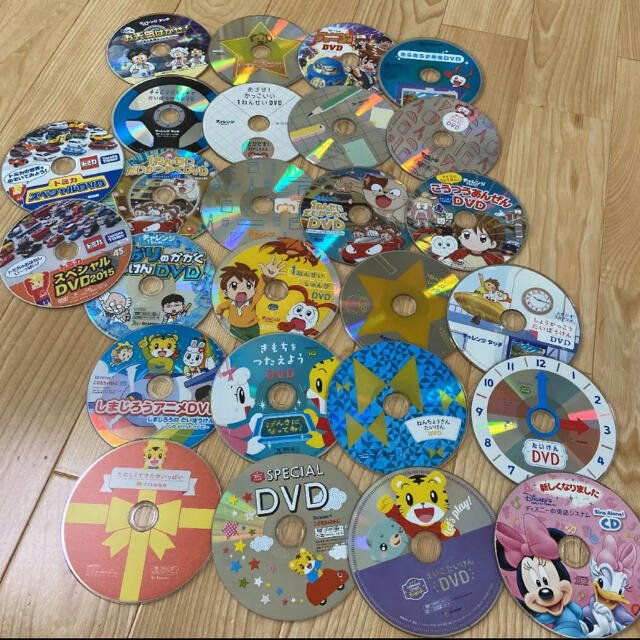 26枚　まとめ売り！　ベネッセ　トミカ　など エンタメ/ホビーのDVD/ブルーレイ(キッズ/ファミリー)の商品写真