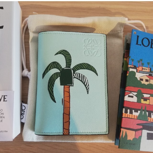 LOEWE(ロエベ)の【新品】LOEWEロエベ　ケンプライス　カードケース レディースのファッション小物(財布)の商品写真