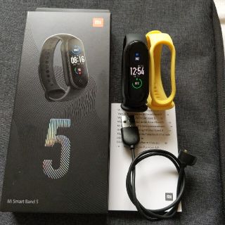 【美品】Xiaomi Miband 5 スマートウォッチ。オマケで新品ベルト付き(腕時計(デジタル))