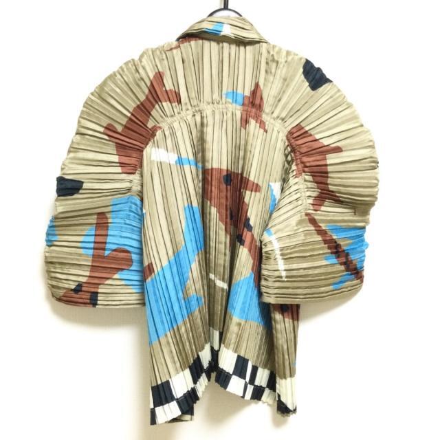 ISSEY MIYAKE(イッセイミヤケ)のイッセイミヤケ 半袖シャツブラウス M - レディースのトップス(シャツ/ブラウス(半袖/袖なし))の商品写真