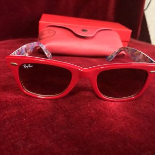 レイバン(Ray-Ban)の世界の名品    レイバン サングラス    レッド　ももきち様専用　８０５(サングラス/メガネ)