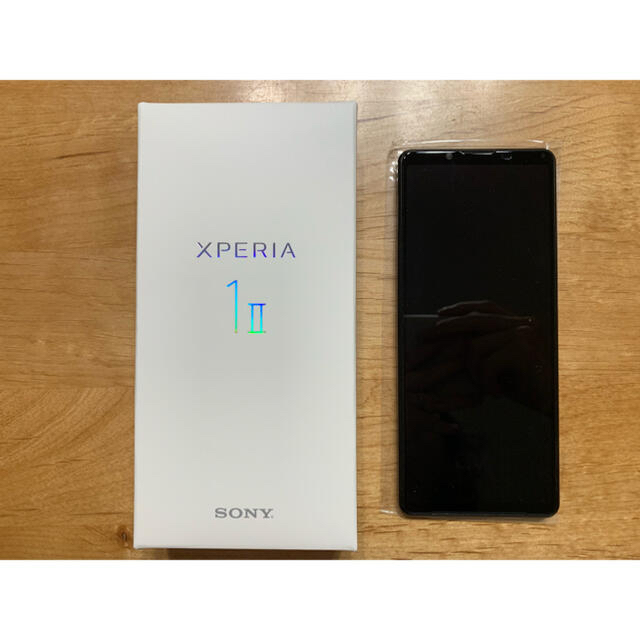 Xperia(エクスペリア)のXperia1 ⅱ SIMフリー フロストブラック ケース付 スマホ/家電/カメラのスマートフォン/携帯電話(スマートフォン本体)の商品写真