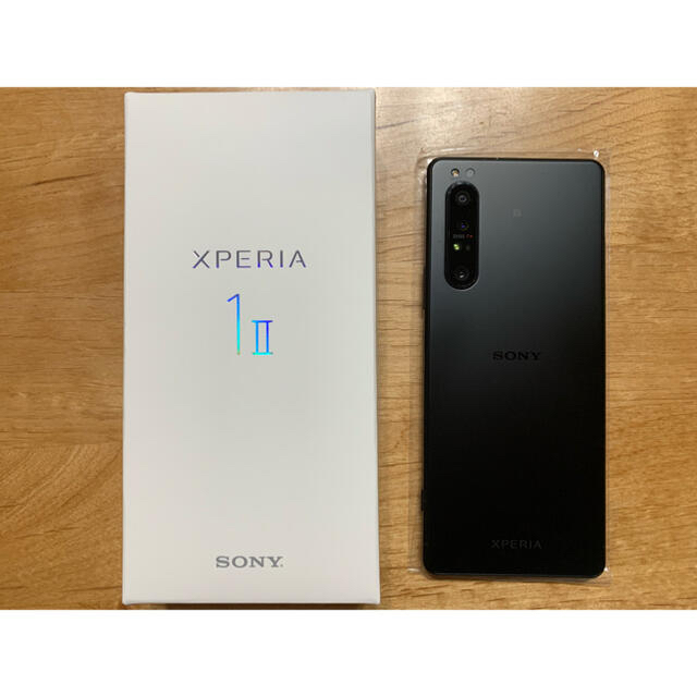 Xperia(エクスペリア)のXperia1 ⅱ SIMフリー フロストブラック ケース付 スマホ/家電/カメラのスマートフォン/携帯電話(スマートフォン本体)の商品写真