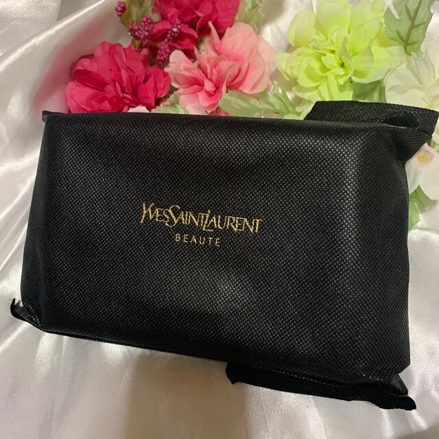 Yves Saint Laurent Beaute(イヴサンローランボーテ)のYSLボーテ/ノベルティポーチ🌸✨ レディースのファッション小物(ポーチ)の商品写真