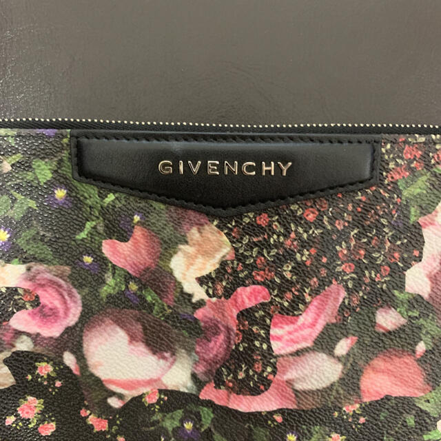 GIVENCHY(ジバンシィ)のジバンシー　クラッチ　クラッチバック　バッグ レディースのバッグ(クラッチバッグ)の商品写真