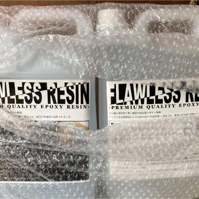 FLAWLESS RESIN プレミアム　クオリティ　エポキシ樹脂レジン20kg インテリア/住まい/日用品のインテリア/住まい/日用品 その他(その他)の商品写真