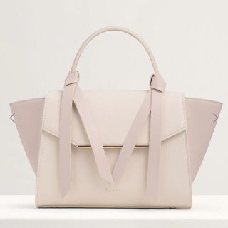 チャールズアンドキース(Charles and Keith)の【トレンド/日本未上陸】ペドロ/トラペーズバッグ2way(ショルダーバッグ)