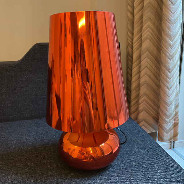 kartell(カルテル)のKartell Cindy tangerine 電球付き インテリア/住まい/日用品のライト/照明/LED(テーブルスタンド)の商品写真