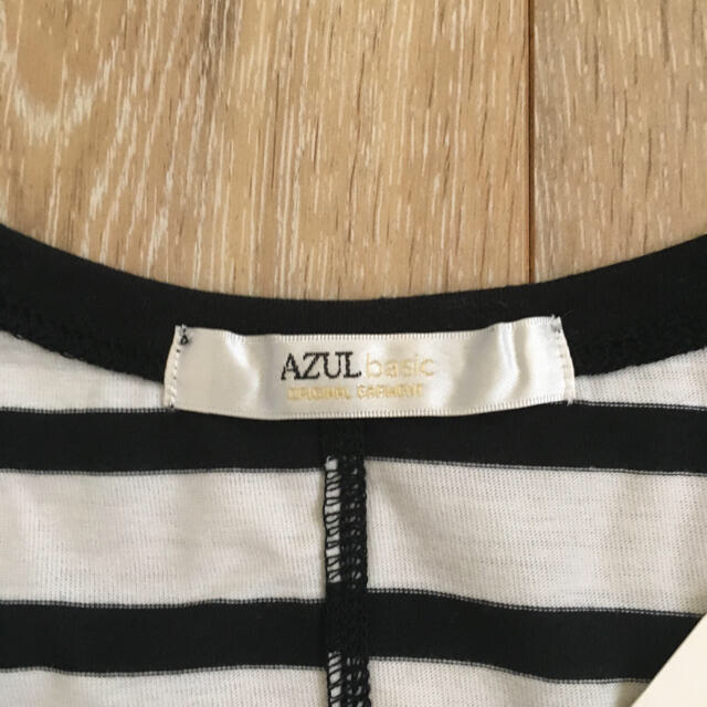 AZUL by moussy(アズールバイマウジー)のAZULタグ付き レディースのトップス(Tシャツ(半袖/袖なし))の商品写真