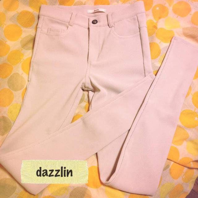 dazzlin(ダズリン)のdazzlinカットスキニーパンツ＊ レディースのパンツ(デニム/ジーンズ)の商品写真