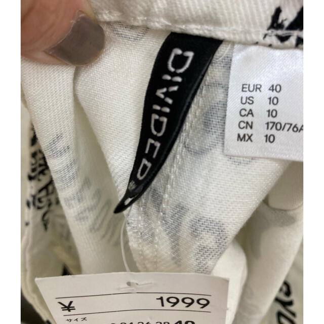 H&M(エイチアンドエム)の未使用❤️H & M 白デニム　可愛いスカート レディースのスカート(ミニスカート)の商品写真