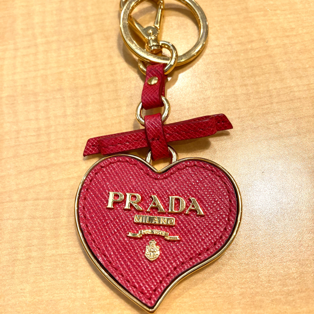 プラダ⭐︎PRADA⭐︎キーリング⭐︎チャーム⭐︎レッド⭐︎ハート