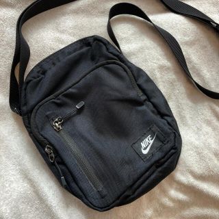 ナイキ(NIKE)のNIKE ナイキサコッシュ　ショルダーバック　ブラック(ショルダーバッグ)