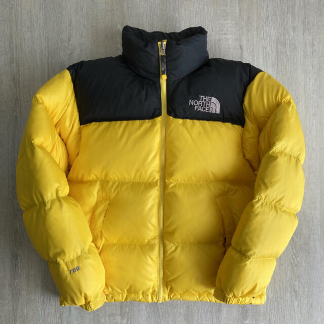 THE NORTH FACE(ザノースフェイス)のノースフェイス ヌプシ ダウンジャケット イエロー メンズS メンズのジャケット/アウター(ダウンジャケット)の商品写真