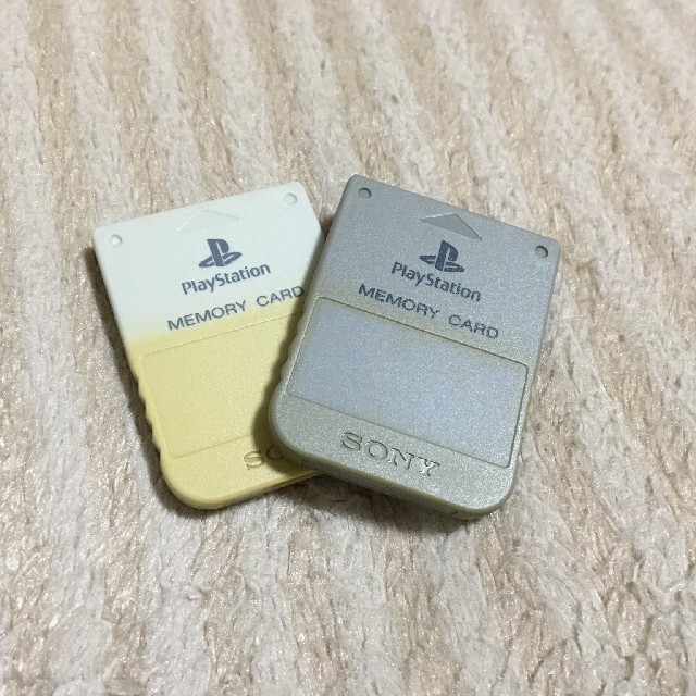 PlayStation(プレイステーション)のプレイステーション　メモリーカード　SONY純正 エンタメ/ホビーのゲームソフト/ゲーム機本体(家庭用ゲーム機本体)の商品写真