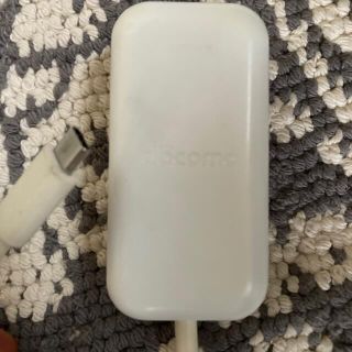 エヌティティドコモ(NTTdocomo)のドコモACアダプタ07純正(バッテリー/充電器)