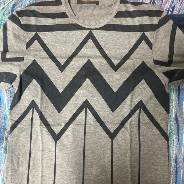 LOUIS VUITTON(ルイヴィトン)のルイヴィトン　メンズ　Tシャツ メンズのトップス(Tシャツ/カットソー(半袖/袖なし))の商品写真