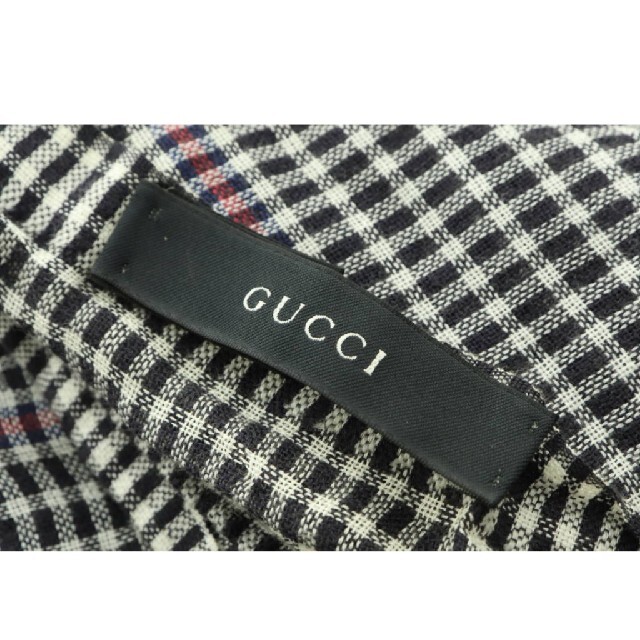 Gucci(グッチ)のGUCCI ストール ユニセックス 黒 白 チェック柄 メンズのファッション小物(ストール)の商品写真