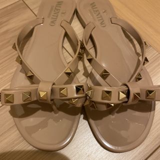 VALENTINO - Valentino ロックスタッズ ラバー トングサンダルの