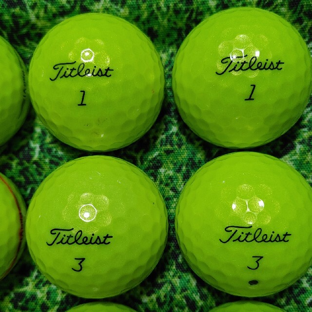 Titleist(タイトリスト)のタイトリスト　PRO V1　ロストボール　ゴルフボール　72 スポーツ/アウトドアのゴルフ(その他)の商品写真