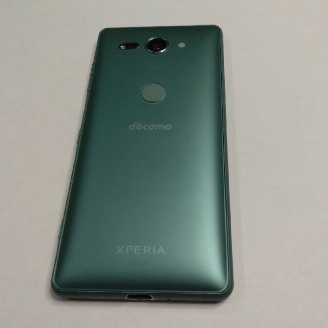 スマホ　xperia XZ2 compact SO-05K モスグリーン