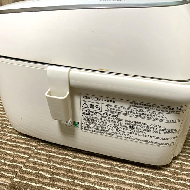 Panasonic(パナソニック)の真一金山様☆パナソニック訳あり炊飯器　Panasonic SR-PW105-W スマホ/家電/カメラの調理家電(炊飯器)の商品写真