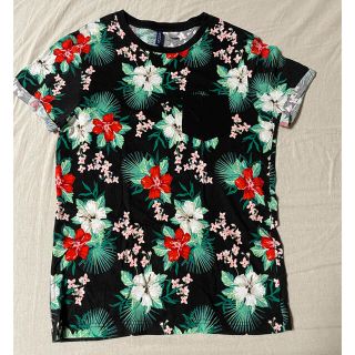 エイチアンドエム(H&M)のH&M Ｔシャツ　サイズS 花柄　ボタニカル　ハイビスカス(Tシャツ/カットソー(半袖/袖なし))