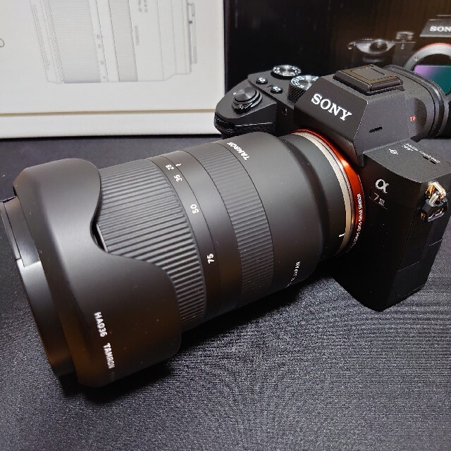 ソニー a7III   タムロン 28-75㎜ F2.8 ピークデザイン