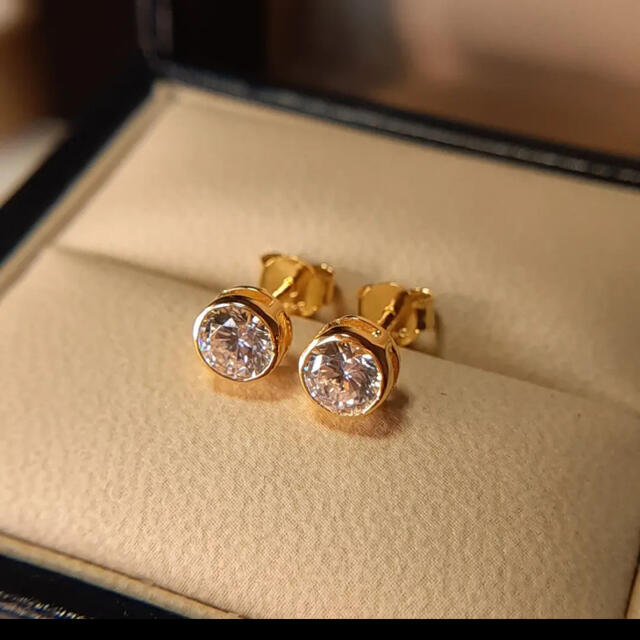 専用最上級 SONA 人工ダイヤモンド 一粒ダイヤ ピアス  5mm レディースのアクセサリー(ピアス)の商品写真