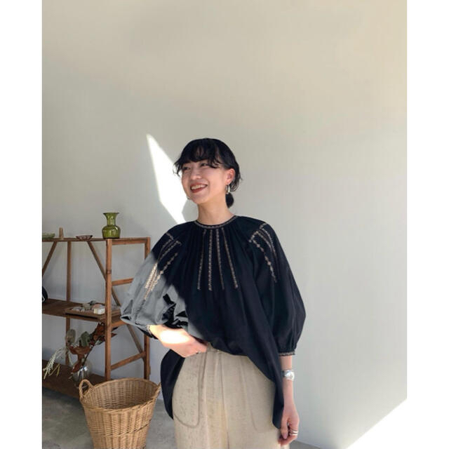 クラネ正規品！新品紙タグ付きSMOCK EMBROIDERY PUFF TOPS