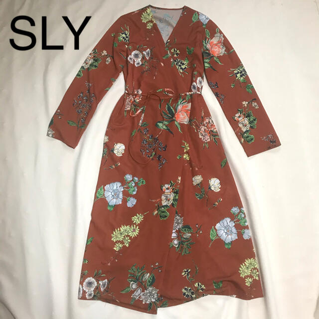 SLY(スライ)のSLY✿花柄ガウン レディースのワンピース(ロングワンピース/マキシワンピース)の商品写真