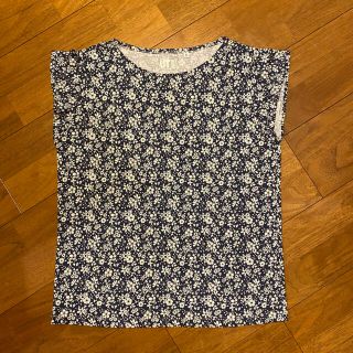 ユニクロ(UNIQLO)の【お値下げ】UNIQLO LIBERTY コラボ　カットソー Mサイズ(Tシャツ/カットソー(半袖/袖なし))