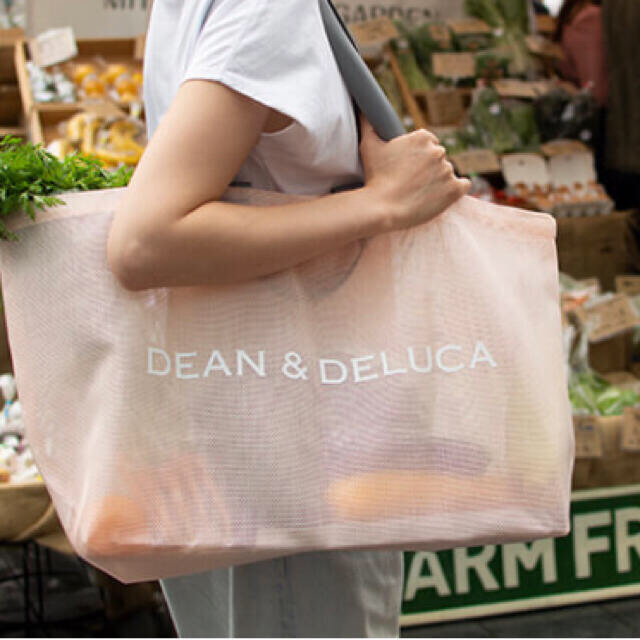 DEAN & DELUCA(ディーンアンドデルーカ)の《2点》DEAN＆DELUCA メッシュトートバッグ　スモークピンク Ｓ　ビッグ レディースのバッグ(トートバッグ)の商品写真