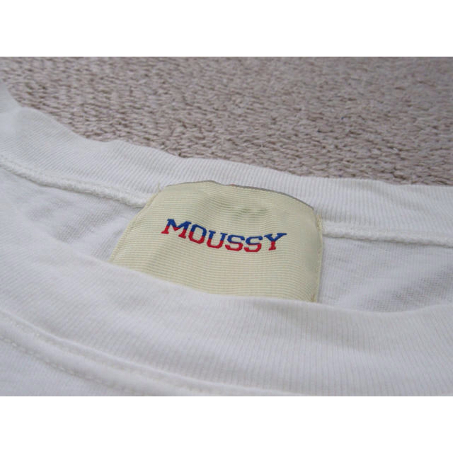 moussy(マウジー)のmoussy ショート丈 Tシャツ レディースのトップス(Tシャツ(長袖/七分))の商品写真