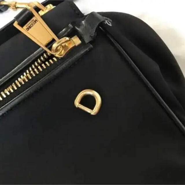 MOSCHINO(モスキーノ)のモスキーノ　ショルダーバッグ レディースのバッグ(ショルダーバッグ)の商品写真