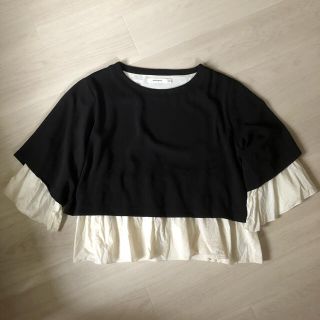 マウジー(moussy)のマウジー　moussy  トップス　ブラック　フリル(カットソー(長袖/七分))