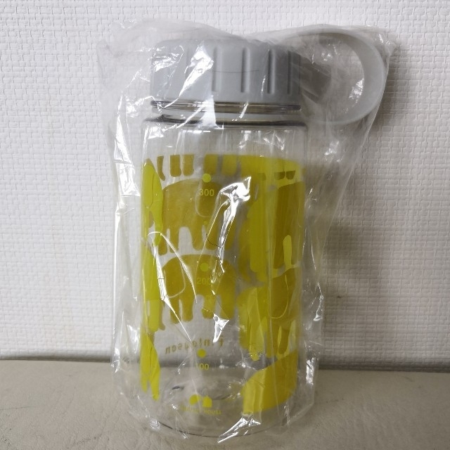 【新品未使用】 水筒　プラスチックボトル　ゾウ　黄色　透明 インテリア/住まい/日用品のキッチン/食器(タンブラー)の商品写真