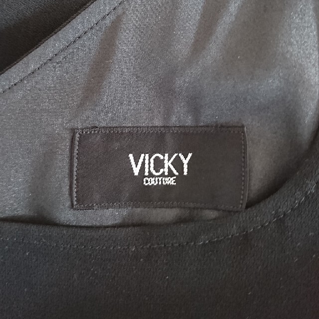 VICKY(ビッキー)のビッキー ブラックワンピース レディースのワンピース(ひざ丈ワンピース)の商品写真