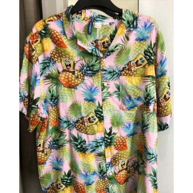 【東京から即日発送】H&M×スポンジボブ アロハシャツ ハワイアンシャツ メンズのトップス(シャツ)の商品写真