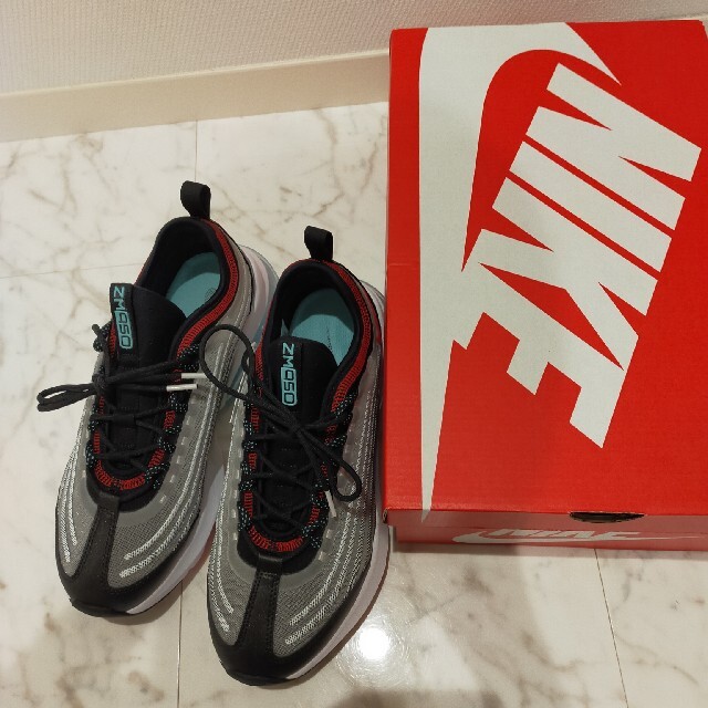 NIKE(ナイキ)の新品　Nike Air Max ZM950  スニーカー メンズの靴/シューズ(スニーカー)の商品写真