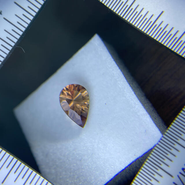 オレゴンサンストーン　1.02ct ハンドメイドの素材/材料(各種パーツ)の商品写真