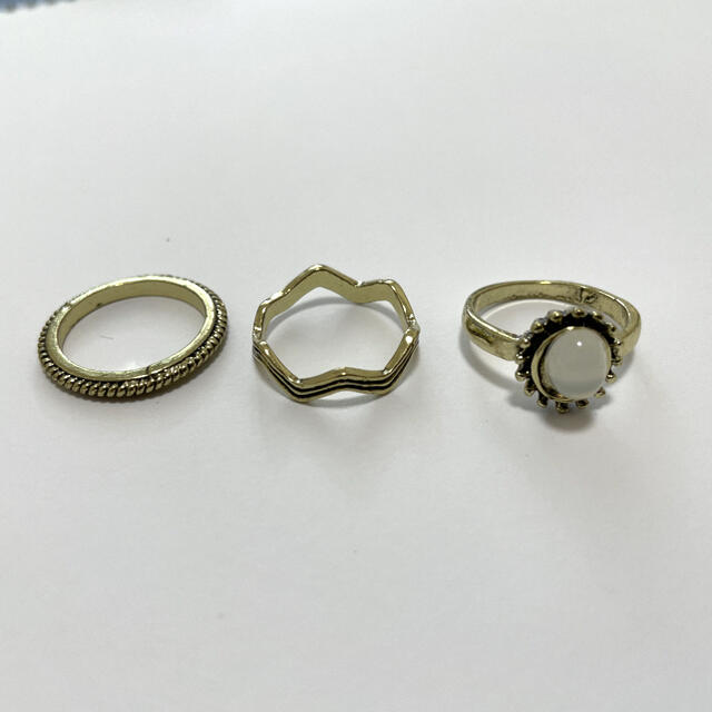 GU(ジーユー)のGU ゴールド　リング　3個セット レディースのアクセサリー(リング(指輪))の商品写真