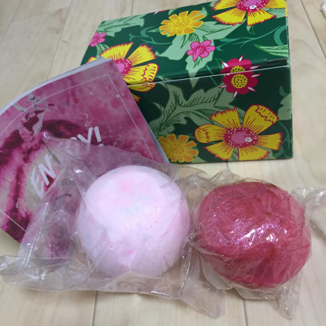 LUSH(ラッシュ)のLUSH コスメ/美容のボディケア(入浴剤/バスソルト)の商品写真