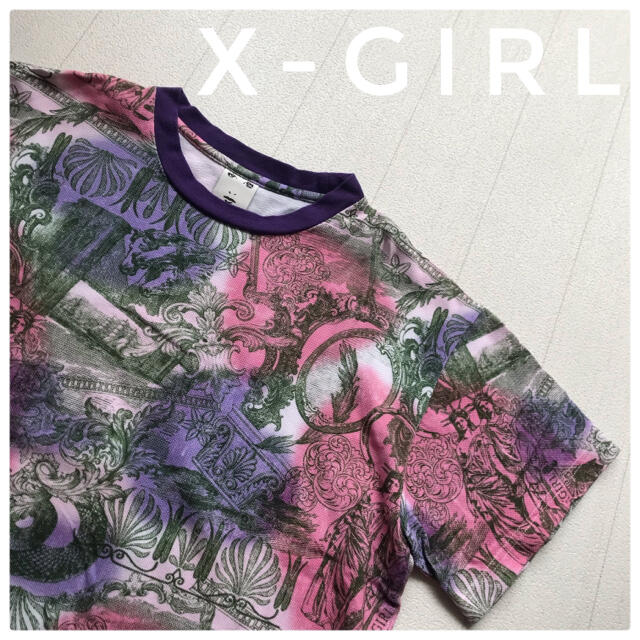 X-girl(エックスガール)の美品！X-girl エックスガール　総柄Tシャツ　デザインTシャツ　ストリート レディースのトップス(Tシャツ(半袖/袖なし))の商品写真