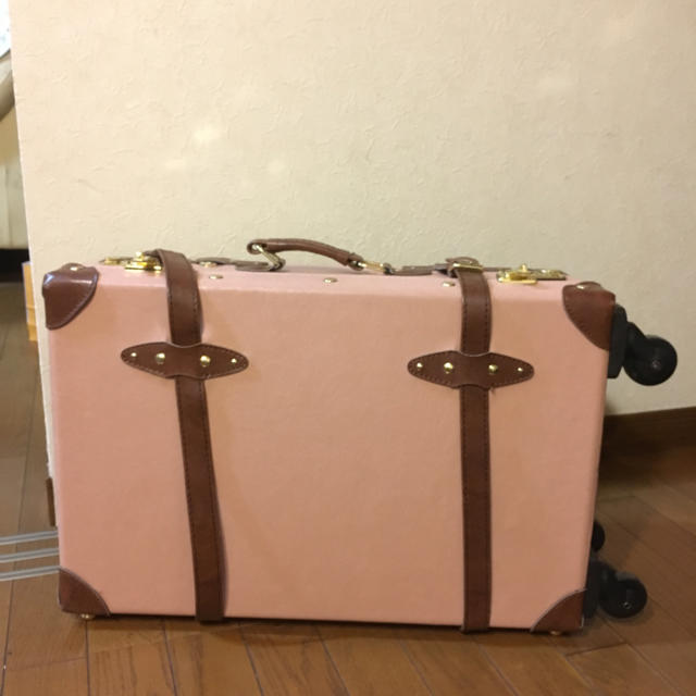 Dith(ディス)のDith キャリーケース（ストロベリー様専用） レディースのバッグ(スーツケース/キャリーバッグ)の商品写真