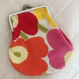マリメッコ(marimekko)のマリメッコ  ポーチ　marimekko 小物入れ(ポーチ)