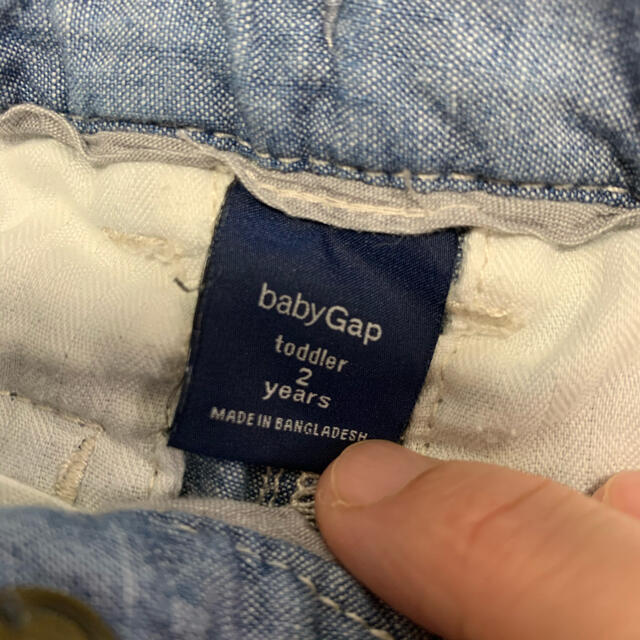 babyGAP(ベビーギャップ)のベビーギャップ2歳andノーブランドハーフパンツ2枚セット キッズ/ベビー/マタニティのキッズ服男の子用(90cm~)(パンツ/スパッツ)の商品写真