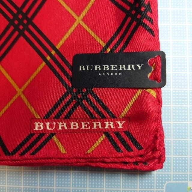 BURBERRY(バーバリー)の【新品】BURBERRY 大判ハンカチーフ レディースのファッション小物(ハンカチ)の商品写真