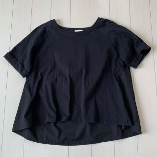 アースミュージックアンドエコロジー(earth music & ecology)のアース　ミュージックアンドエコロジー  トップス　Tシャツ　黒(シャツ/ブラウス(長袖/七分))