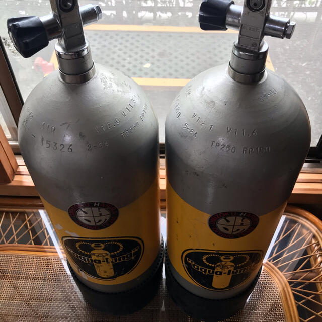 Aqua Lung - スキューバダイビングエアータンク12L250気圧モリブデン鋼Jバルブ付き(2本)の通販 by まつちゃん's shop